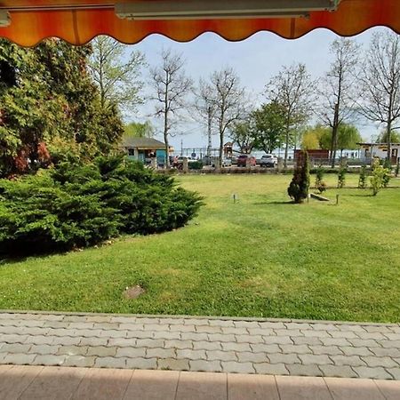 Igenyes 4 Fos Apartman Koezvetlen A Strandnal Apartment Csopak Exterior foto