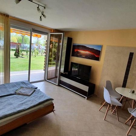 Igenyes 4 Fos Apartman Koezvetlen A Strandnal Apartment Csopak Exterior foto