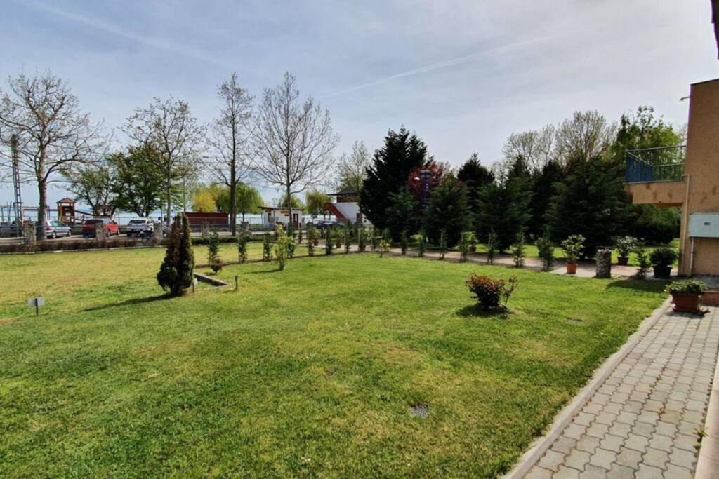 Igenyes 4 Fos Apartman Koezvetlen A Strandnal Apartment Csopak Exterior foto
